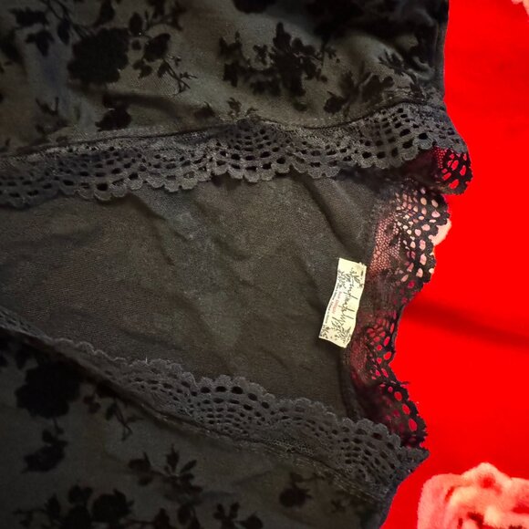 Free People Babes in Bandeaus Black Velvet Floral Lace Thong Bodysuit NWOT XS/Sm - Picture 10 of 16